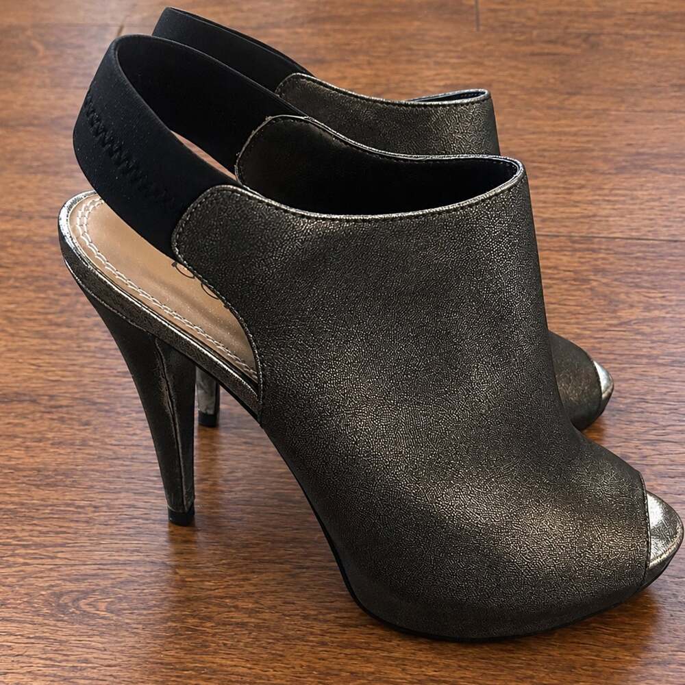 Bebe Belinda Pewter - Size 10